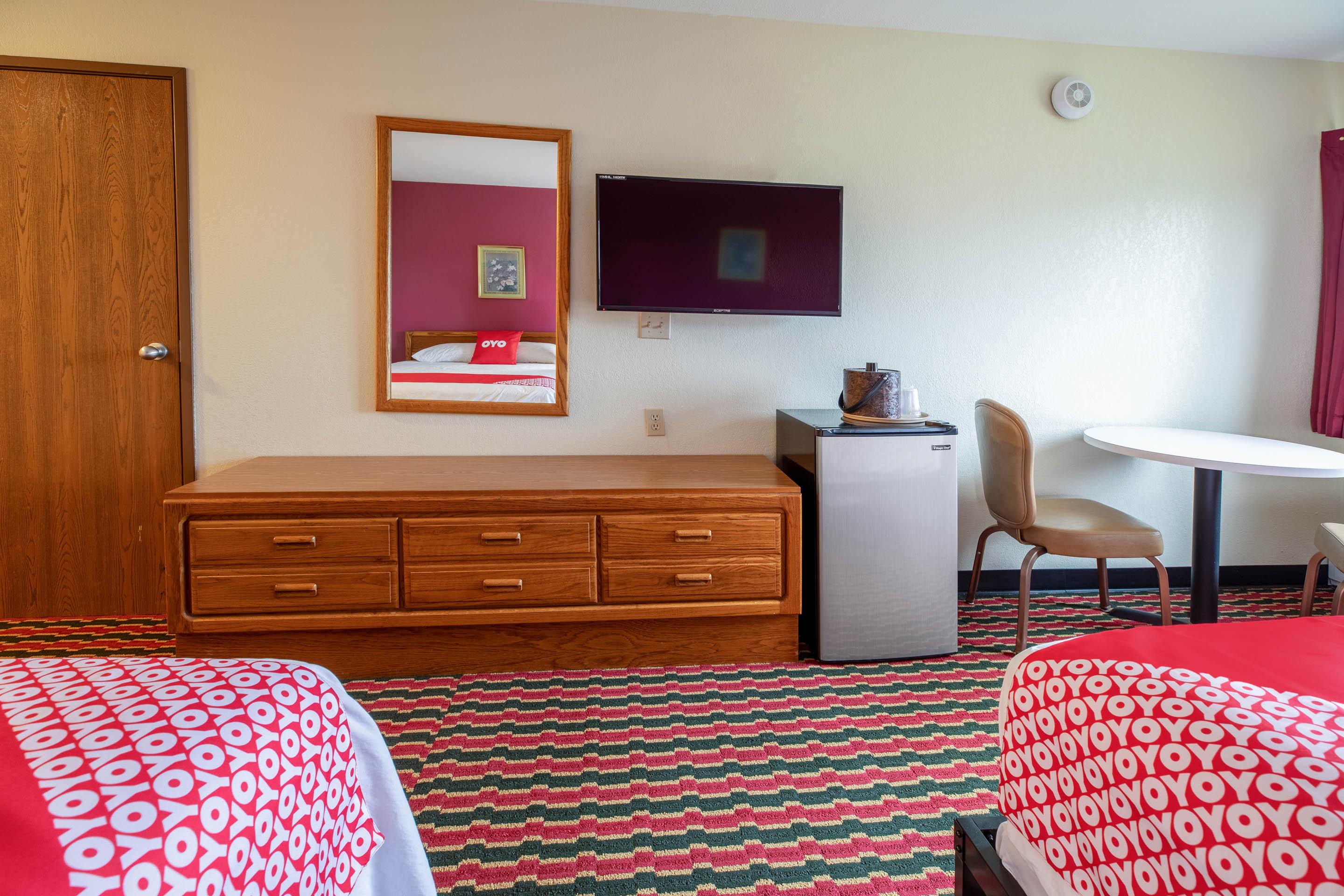 Oyo Hotel Chesaning Route 52 & Hwy 57 Exterior photo